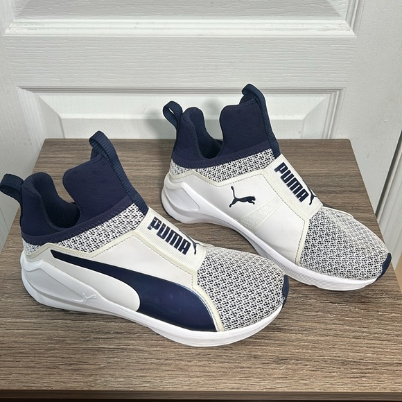 PUMA FIERCE CORE SNEAKERS RUNNING SHOES WOMEN SIZE 6 - Picture 1 of 7
